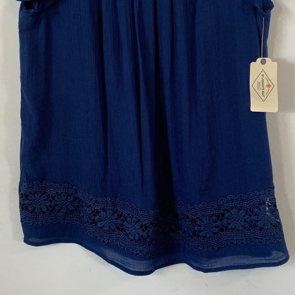 St. John’s Bay NWT Hi-Low Hemline Floral Embroidery Womens Size L Pleated Blouse - Picture 5 of 15